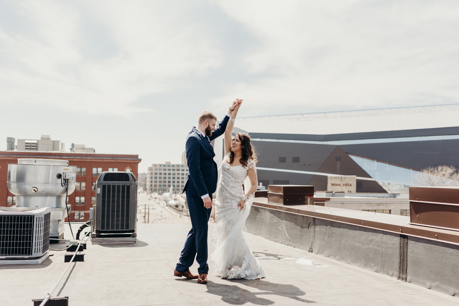 Relaxed wedding at the dayblock event center minneapolis minnesota tom thornton photography