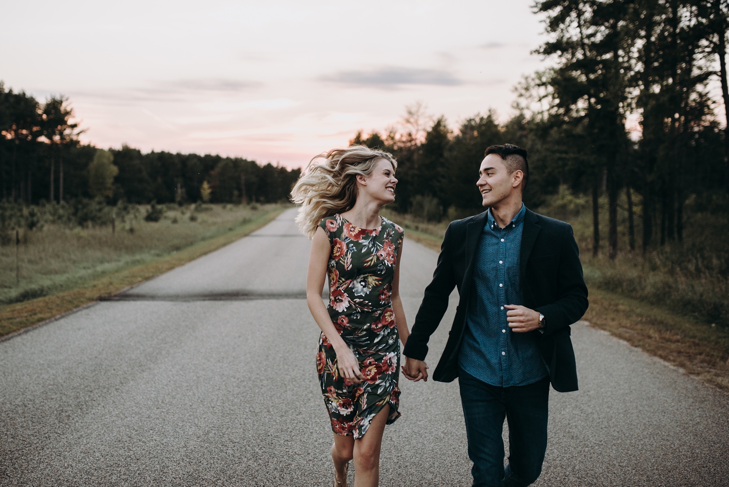 fall engagement photos in minnesota woods tom thornton photography