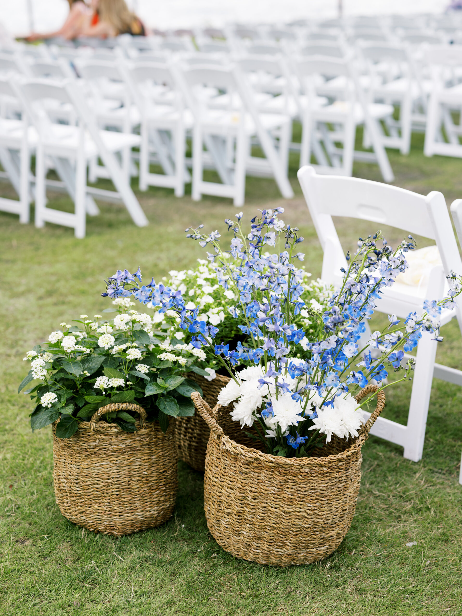 lake minnetonka yacht club wedding aisle with flowers