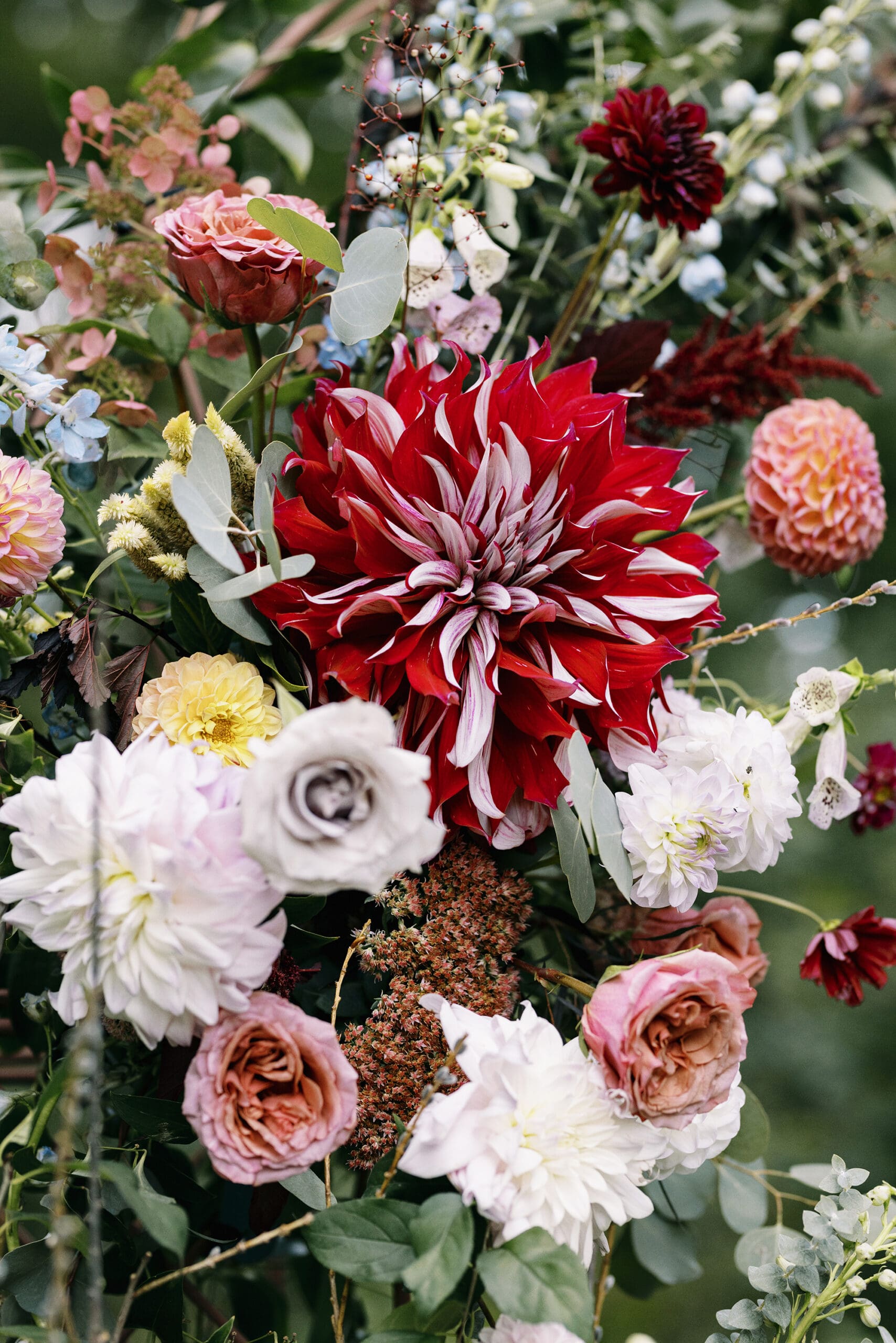 Wedding ceremony flowers at The Outing Lodge wedding. 